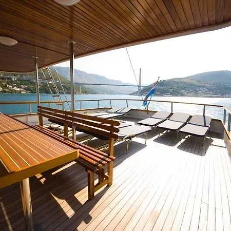 Hotel Cruise From On M/s Otac Nikola 5*